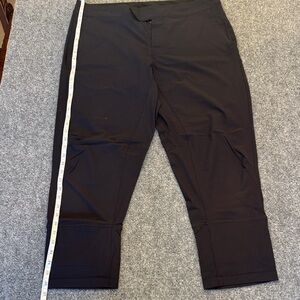 Men's lululemon Black Capri Pants